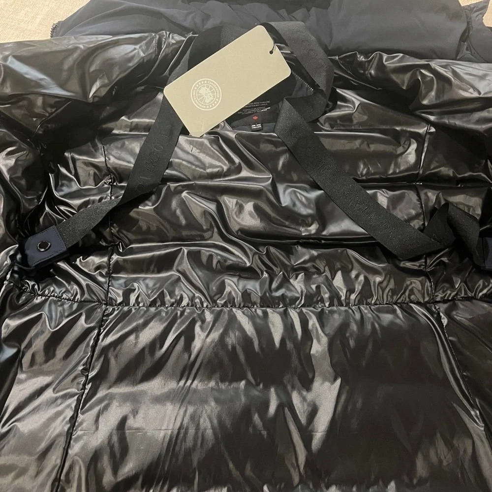 CANADA GOOSE : Aurora Parka Women's Navy Puffer Coat